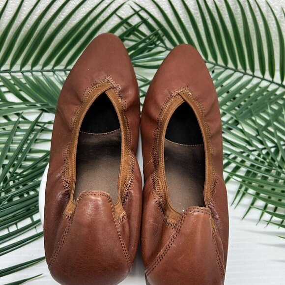 Vaneli Women's Brown Leather Pump Heels Size 7.5M Elasticized Topline Almond Toe - Picture 7 of 10